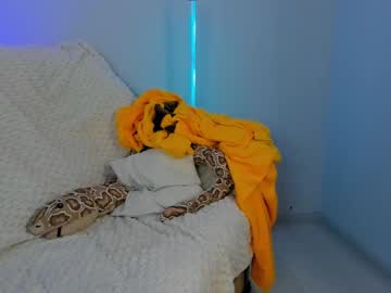 girl Free Milf And Mature Live Sex Cams with emmi_murrrr
