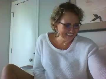 girl Free Milf And Mature Live Sex Cams with momnxtdoor