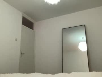 girl Free Milf And Mature Live Sex Cams with seraveraxo
