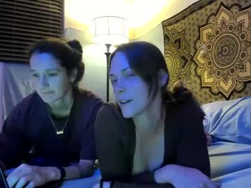 couple Free Milf And Mature Live Sex Cams with sillygirlsxx